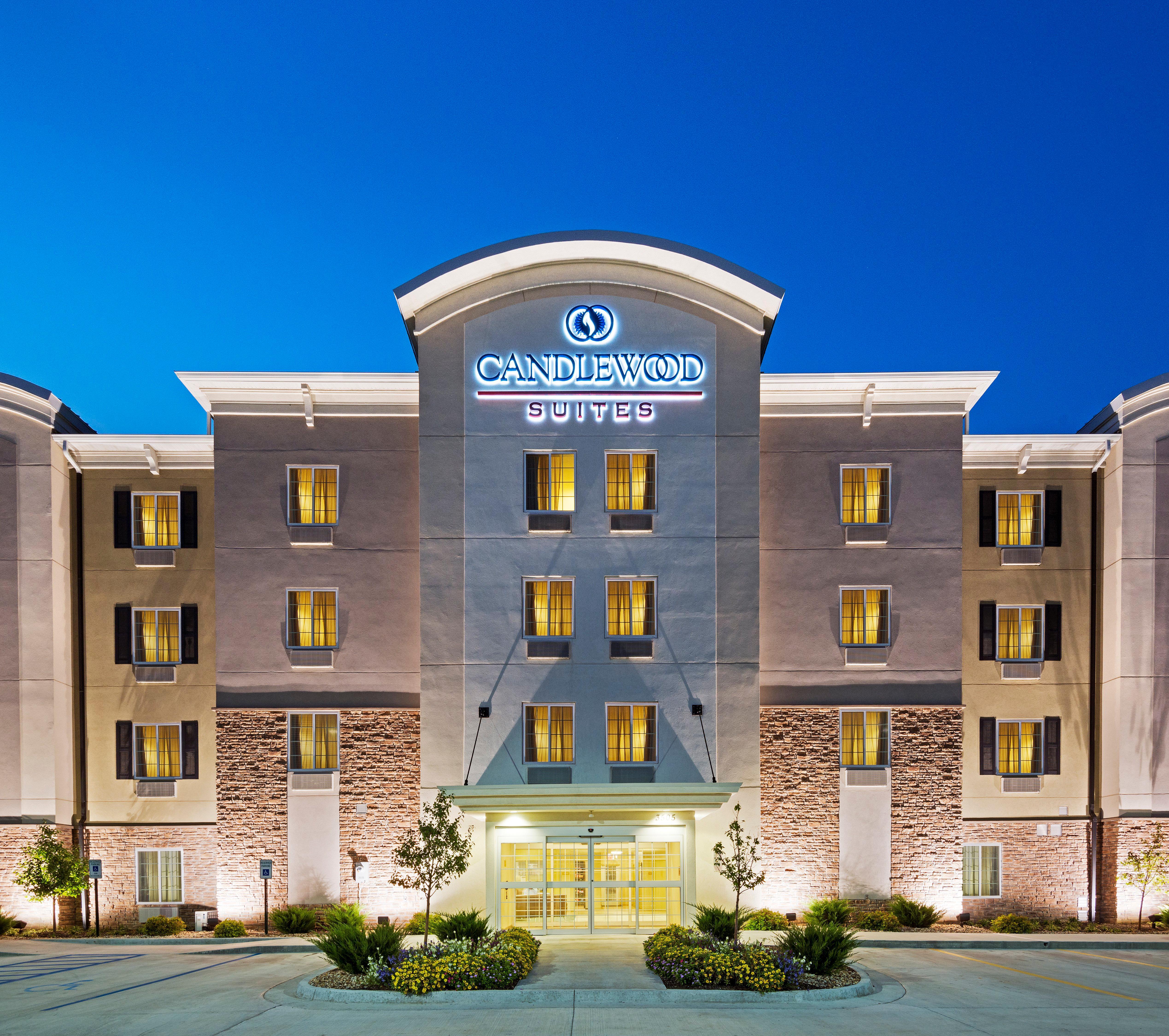 Candlewood Suites West Edmonton - Mall Area By Ihg Ngoại thất bức ảnh