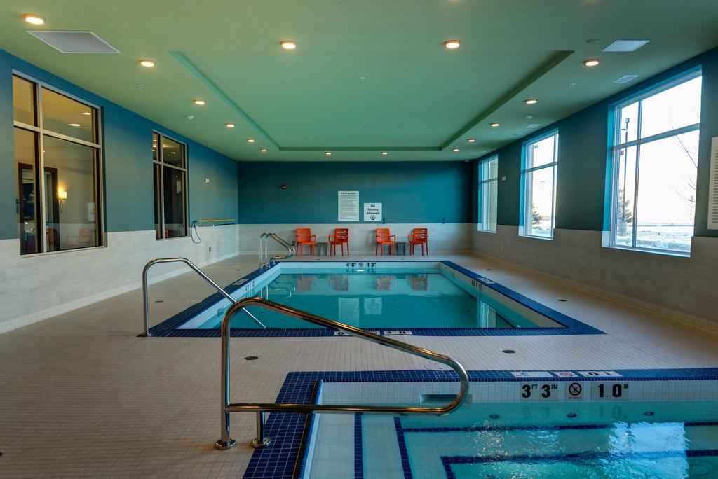 Candlewood Suites West Edmonton - Mall Area By Ihg Ngoại thất bức ảnh