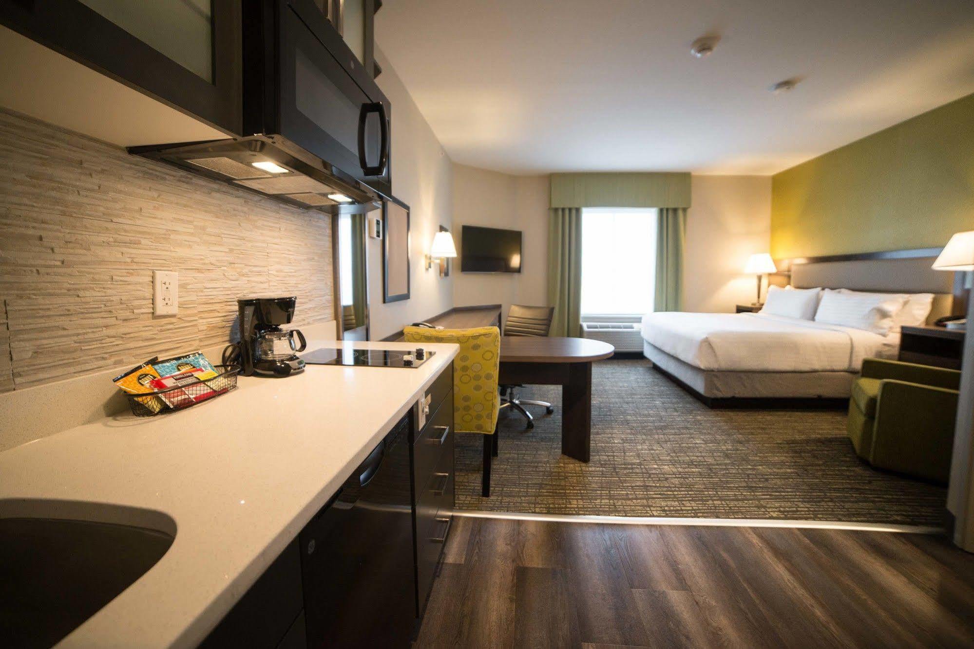 Candlewood Suites West Edmonton - Mall Area By Ihg Ngoại thất bức ảnh
